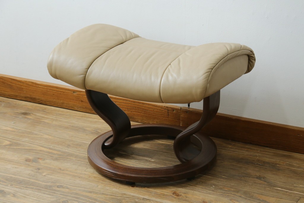中古　美品　EKORNES(エコーネス)　本革　ストレスレス レノ クラシック(S)　包み込むような座り心地のリクライニングチェアとオットマンのセット　定価約45万円　(R-087714)
