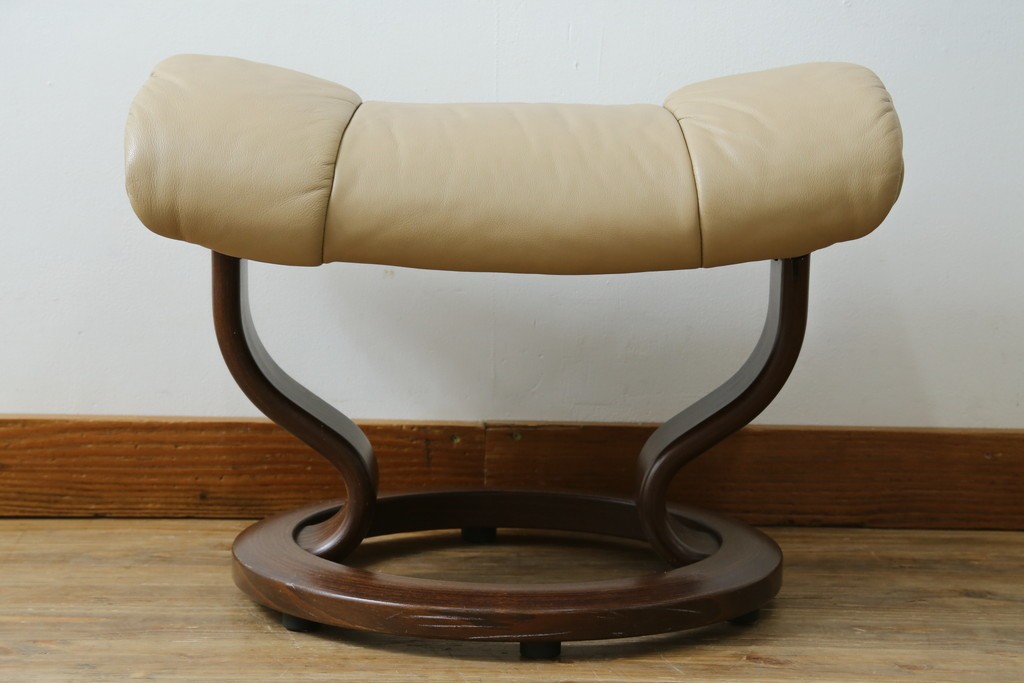 中古　美品　EKORNES(エコーネス)　本革　ストレスレス レノ クラシック(S)　包み込むような座り心地のリクライニングチェアとオットマンのセット　定価約45万円　(R-087714)