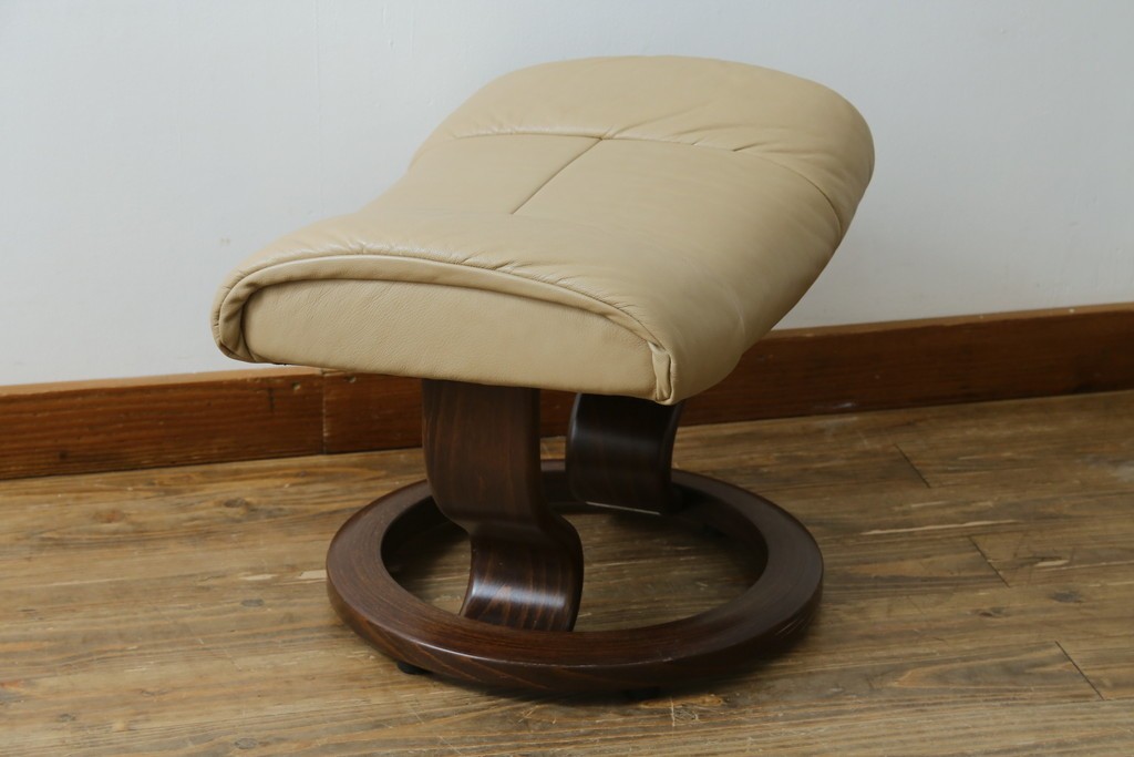 中古　美品　EKORNES(エコーネス)　本革　ストレスレス レノ クラシック(S)　包み込むような座り心地のリクライニングチェアとオットマンのセット　定価約45万円　(R-087714)