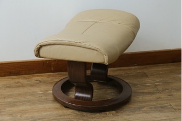 中古　美品　EKORNES(エコーネス)　本革　ストレスレス レノ クラシック(S)　包み込むような座り心地のリクライニングチェアとオットマンのセット　定価約45万円　(R-087714)