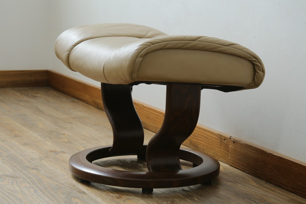 中古　美品　EKORNES(エコーネス)　本革　ストレスレス レノ クラシック(S)　包み込むような座り心地のリクライニングチェアとオットマンのセット　定価約45万円　(R-087714)