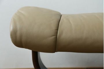 中古　美品　EKORNES(エコーネス)　本革　ストレスレス レノ クラシック(S)　包み込むような座り心地のリクライニングチェアとオットマンのセット　定価約45万円　(R-087714)