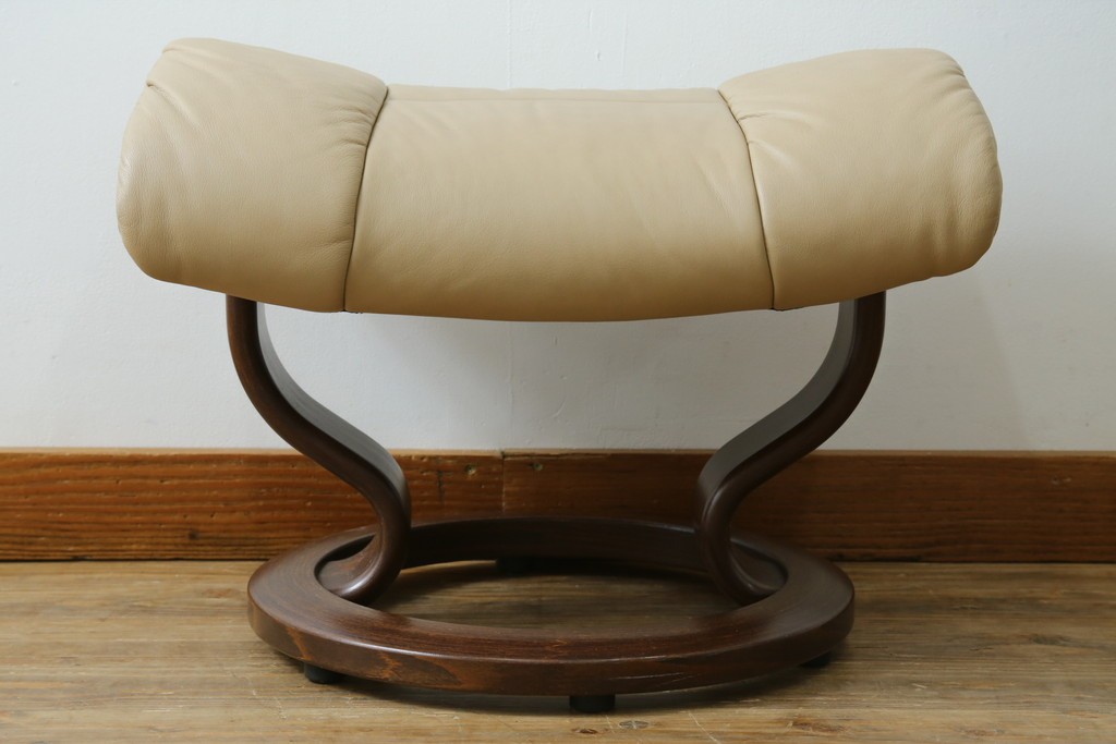 中古　美品　EKORNES(エコーネス)　本革　ストレスレス レノ クラシック(S)　包み込むような座り心地のリクライニングチェアとオットマンのセット　定価約45万円　(R-087714)