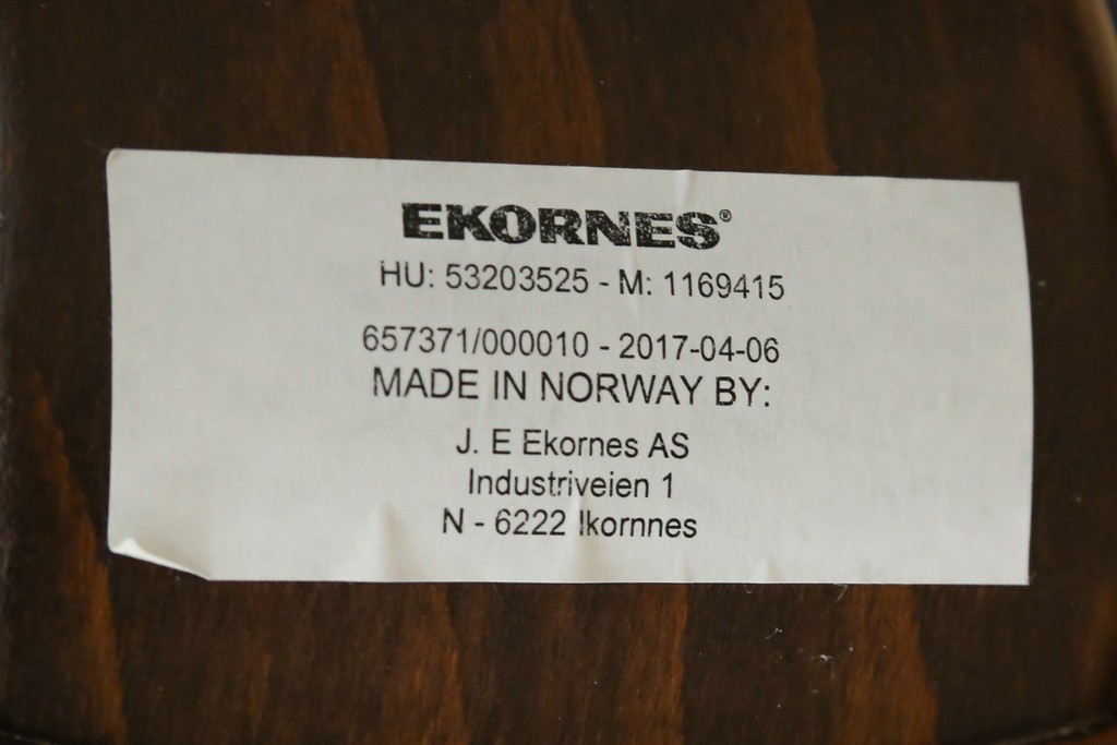 中古　美品　EKORNES(エコーネス)　本革　ストレスレス レノ クラシック(S)　包み込むような座り心地のリクライニングチェアとオットマンのセット　定価約45万円　(R-087714)
