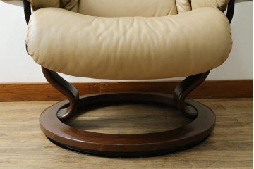 中古　美品　EKORNES(エコーネス)　本革　ストレスレス レノ クラシック(S)　包み込むような座り心地のリクライニングチェアとオットマンのセット　定価約45万円　(R-087714)