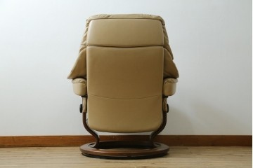 中古　美品　EKORNES(エコーネス)　本革　ストレスレス レノ クラシック(S)　包み込むような座り心地のリクライニングチェアとオットマンのセット　定価約45万円　(R-087714)