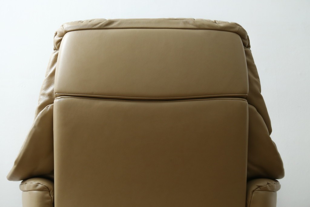 中古　美品　EKORNES(エコーネス)　本革　ストレスレス レノ クラシック(S)　包み込むような座り心地のリクライニングチェアとオットマンのセット　定価約45万円　(R-087714)