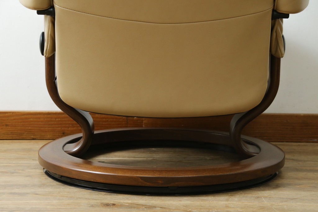 中古　美品　EKORNES(エコーネス)　本革　ストレスレス レノ クラシック(S)　包み込むような座り心地のリクライニングチェアとオットマンのセット　定価約45万円　(R-087714)