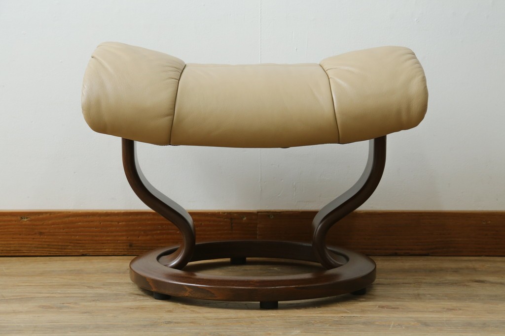 中古　美品　EKORNES(エコーネス)　本革　ストレスレス レノ クラシック(S)　包み込むような座り心地のリクライニングチェアとオットマンのセット　定価約45万円　(R-087714)