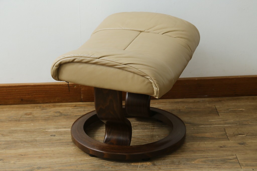 中古　美品　EKORNES(エコーネス)　本革　ストレスレス レノ クラシック(S)　包み込むような座り心地のリクライニングチェアとオットマンのセット　定価約45万円　(R-087714)