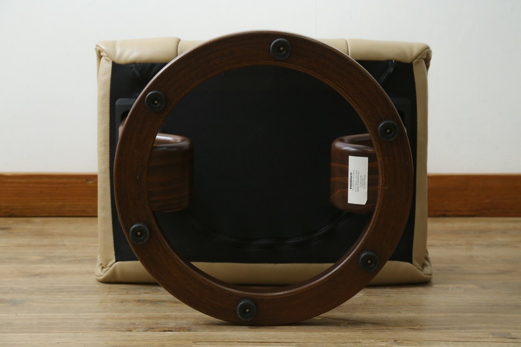 中古　美品　EKORNES(エコーネス)　本革　ストレスレス レノ クラシック(S)　包み込むような座り心地のリクライニングチェアとオットマンのセット　定価約45万円　(R-087714)
