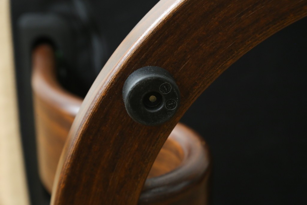 中古　美品　EKORNES(エコーネス)　本革　ストレスレス レノ クラシック(S)　包み込むような座り心地のリクライニングチェアとオットマンのセット　定価約45万円　(R-087714)