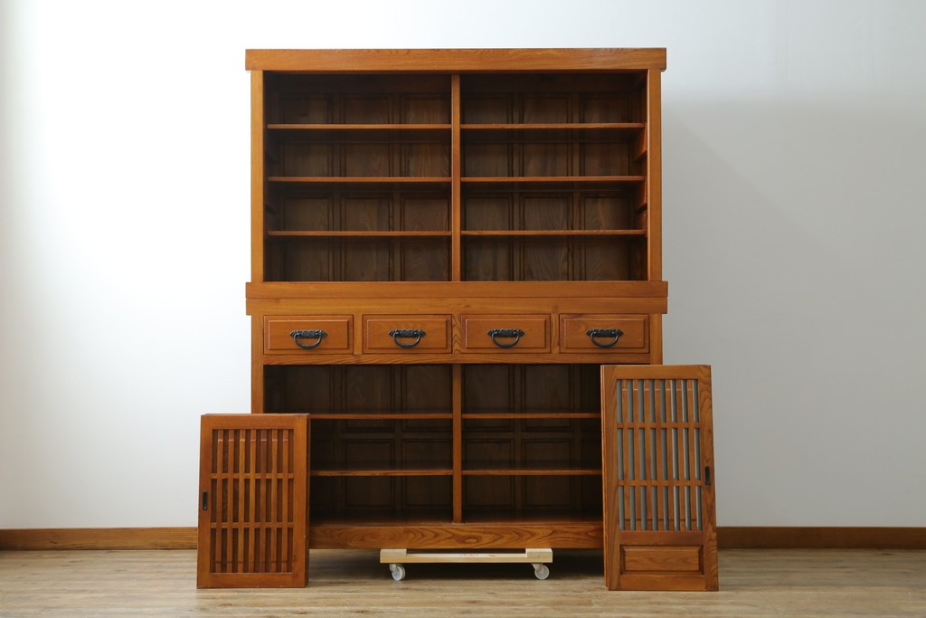 中古　欅(ケヤキ)材　木目が美しい水屋箪笥　(R-087718)
