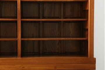 中古　欅(ケヤキ)材　木目が美しい水屋箪笥　(R-087718)