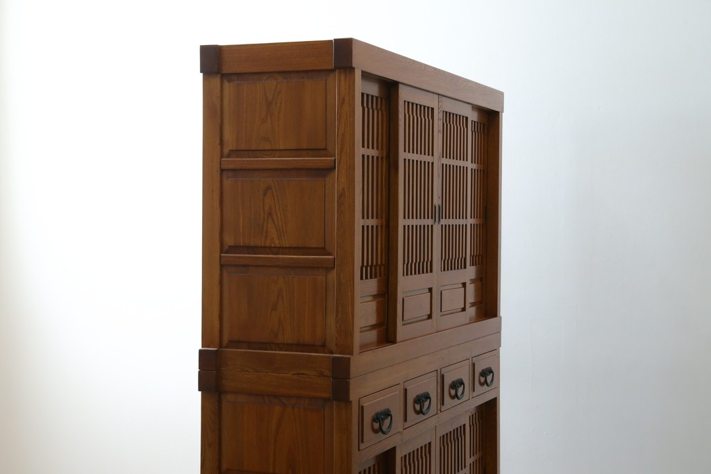 中古　欅(ケヤキ)材　木目が美しい水屋箪笥　(R-087718)