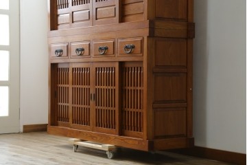 中古　欅(ケヤキ)材　木目が美しい水屋箪笥　(R-087718)