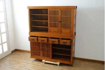 中古　欅(ケヤキ)材　木目が美しい水屋箪笥　(R-087718)