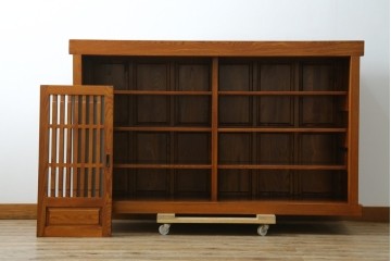 中古　欅(ケヤキ)材　格子戸が美しい水屋箪笥サイドボード　(R-087719)