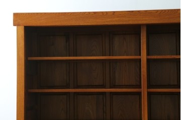 中古　欅(ケヤキ)材　格子戸が美しい水屋箪笥サイドボード　(R-087719)