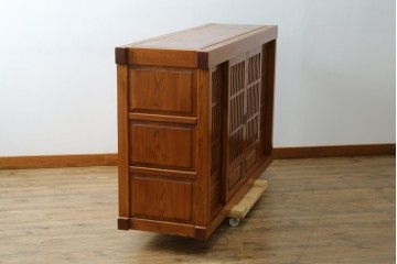 中古　欅(ケヤキ)材　格子戸が美しい水屋箪笥サイドボード　(R-087719)