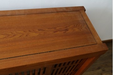 中古　欅(ケヤキ)材　格子戸が美しい水屋箪笥サイドボード　(R-087719)