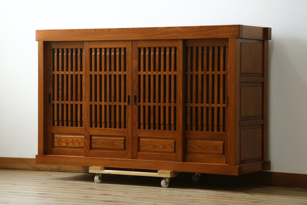 中古　欅(ケヤキ)材　格子戸が美しい水屋箪笥サイドボード　(R-087719)