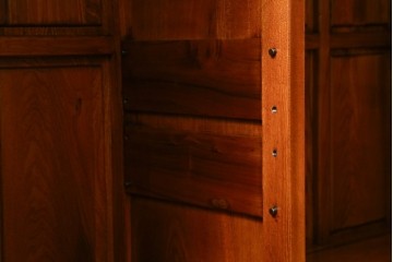 中古　欅(ケヤキ)材　格子戸が美しい水屋箪笥サイドボード　(R-087719)