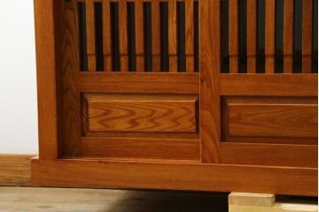 中古　欅(ケヤキ)材　格子戸が美しい水屋箪笥サイドボード　(R-087719)