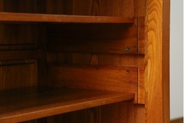中古　欅(ケヤキ)材　格子戸が印象的な水屋箪笥サイドボード　(R-087720)