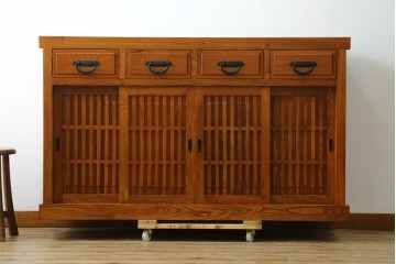 中古　欅(ケヤキ)材　格子戸が印象的な水屋箪笥サイドボード　(R-087720)