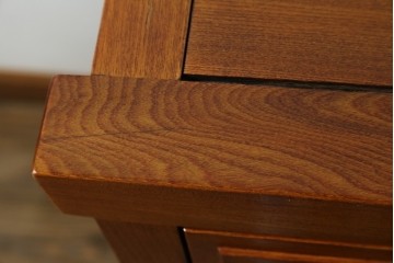 中古　欅(ケヤキ)材　格子戸が印象的な水屋箪笥サイドボード　(R-087720)