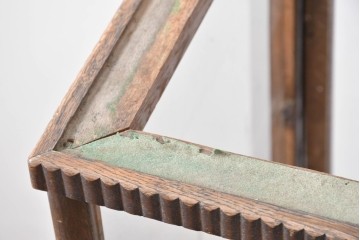和製アンティーク　昭和初期　至高のデザイン!　リブ状の木枠装飾が印象的な4面ガラスのガラスケース　(R-087723)