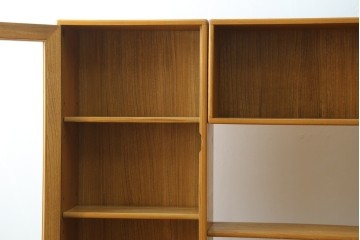 北欧ヴィンテージ　美品　ERCOL(アーコール)　ウィンザーシリーズ　激レア!キャスター付きのウォールキャビネット　(R-087725)