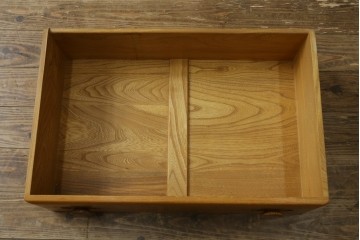 北欧ヴィンテージ　美品　ERCOL(アーコール)　ウィンザーシリーズ　激レア!キャスター付きのウォールキャビネット　(R-087725)