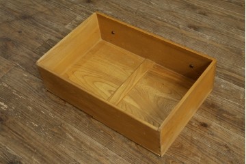 北欧ヴィンテージ　美品　ERCOL(アーコール)　ウィンザーシリーズ　激レア!キャスター付きのウォールキャビネット　(R-087725)