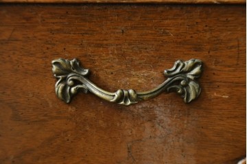 中古　DREXEL HERITAGE(ドレクセルヘリテイジ)　Touraine(ツーレイン)シリーズ　優美な曲線が魅力のドレッサー　(R-087726)