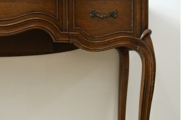 中古　DREXEL HERITAGE(ドレクセルヘリテイジ)　Touraine(ツーレイン)シリーズ　優美な曲線が魅力のドレッサー　(R-087726)