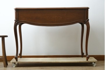 中古　DREXEL HERITAGE(ドレクセルヘリテイジ)　Touraine(ツーレイン)シリーズ　優美な曲線が魅力のドレッサー　(R-087726)