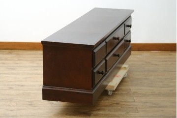 中古　職人手作り　重厚感のある民芸デザインのローチェスト　(R-087730)