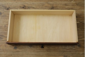 中古　職人手作り　重厚感のある民芸デザインのローチェスト　(R-087730)