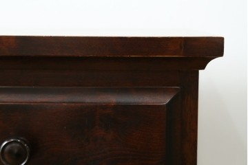 中古　職人手作り　重厚感のある民芸デザインのローチェスト　(R-087730)