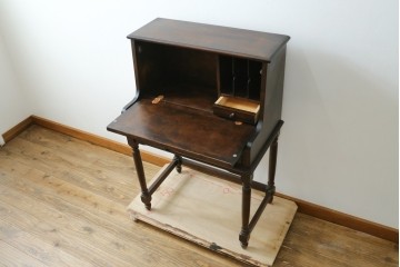 中古　希少な廃番品　蝦夷民藝(蝦夷民芸家具)　取り外せる小引き出し付きライティングビューロー(R-087731)