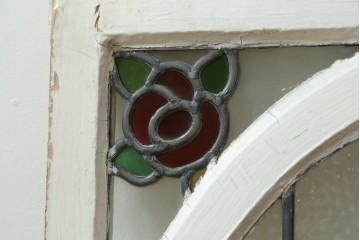 イギリスアンティーク　アーチ枠と花模様が優美なステンドグラスパネル　(R-087736)