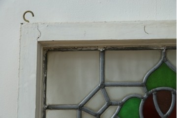 イギリスアンティーク　花モチーフが目を引くステンドグラス　(R-087737)