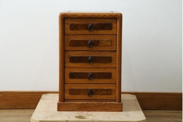 中古　美品　ニレ無垢材　木目が美しい小引き出し　(R-087742)