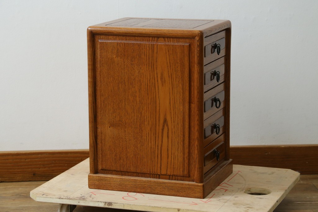 中古　美品　ニレ無垢材　木目が美しい小引き出し　(R-087742)