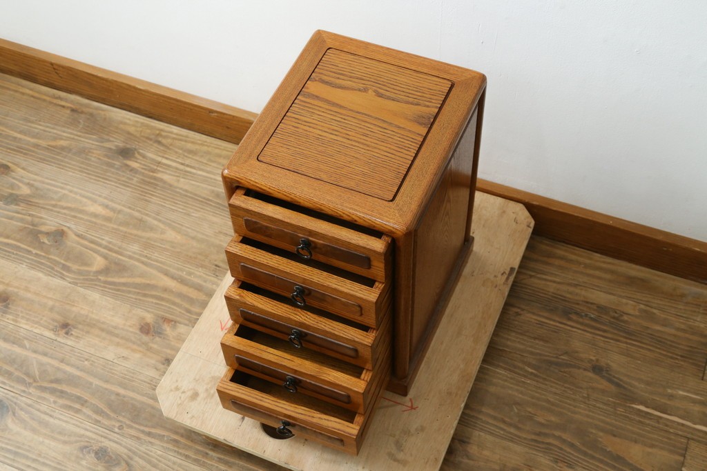中古　美品　ニレ無垢材　木目が美しい小引き出し　(R-087742)