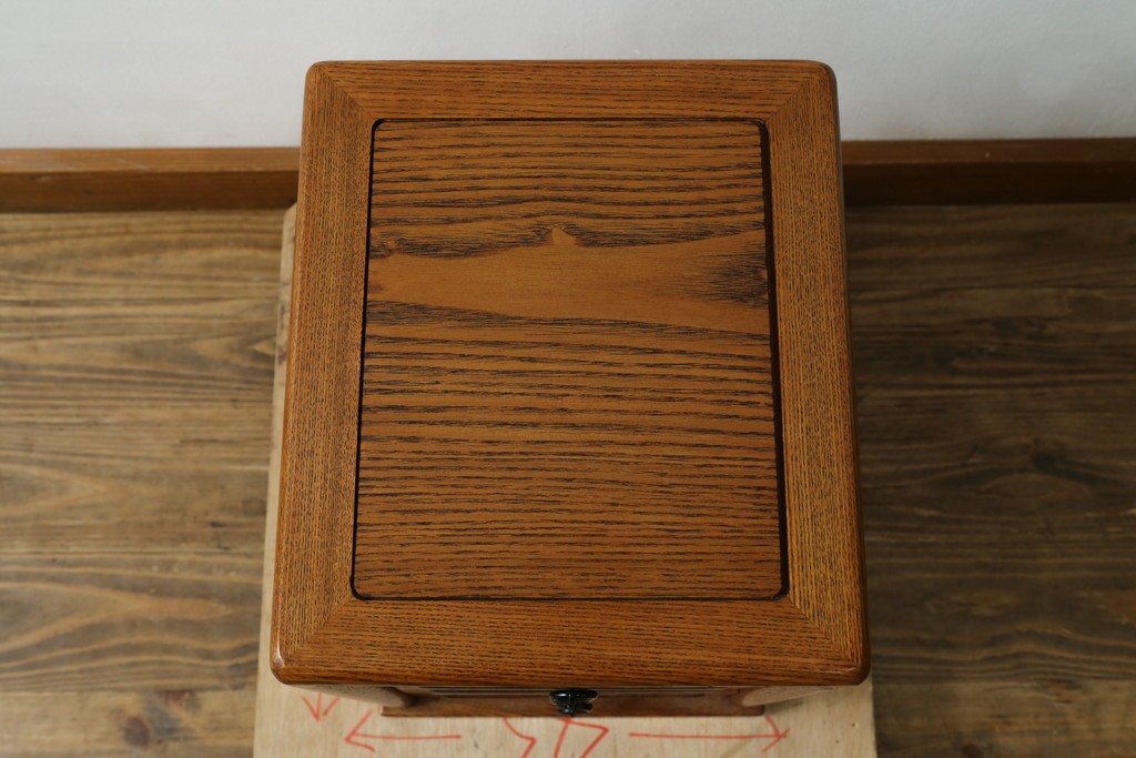 中古　美品　ニレ無垢材　木目が美しい小引き出し　(R-087742)