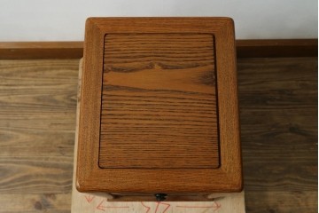 中古　美品　ニレ無垢材　木目が美しい小引き出し　(R-087742)