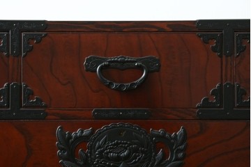 中古　美品　仙台民藝箪笥(仙台箪笥)　重厚な金具が目を惹く衣装箪笥　定価約50万円　(R-087744)
